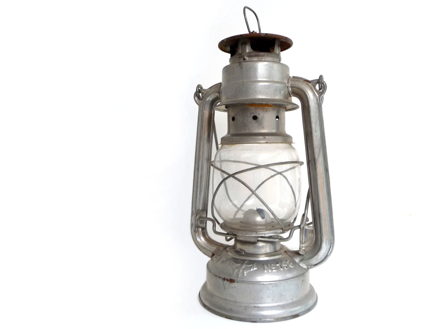 How To Tell If A Kerosene Lamp Is Old