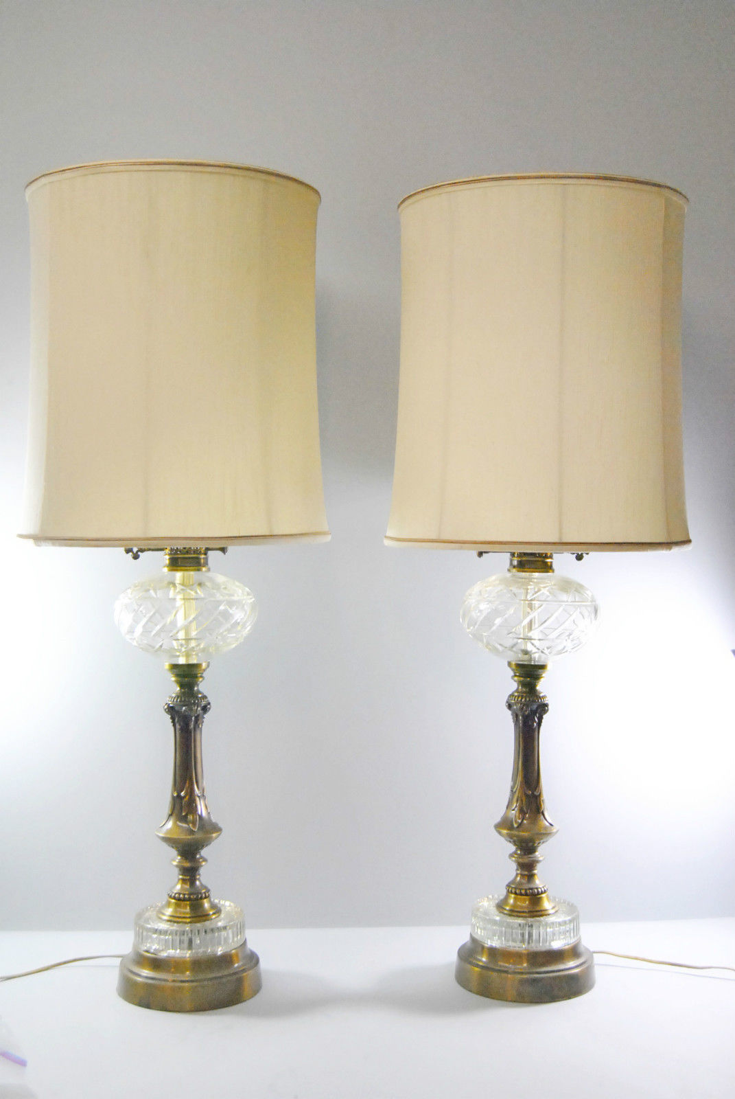 25 Vintage table lamps for a Retro Home Decor Warisan Lighting