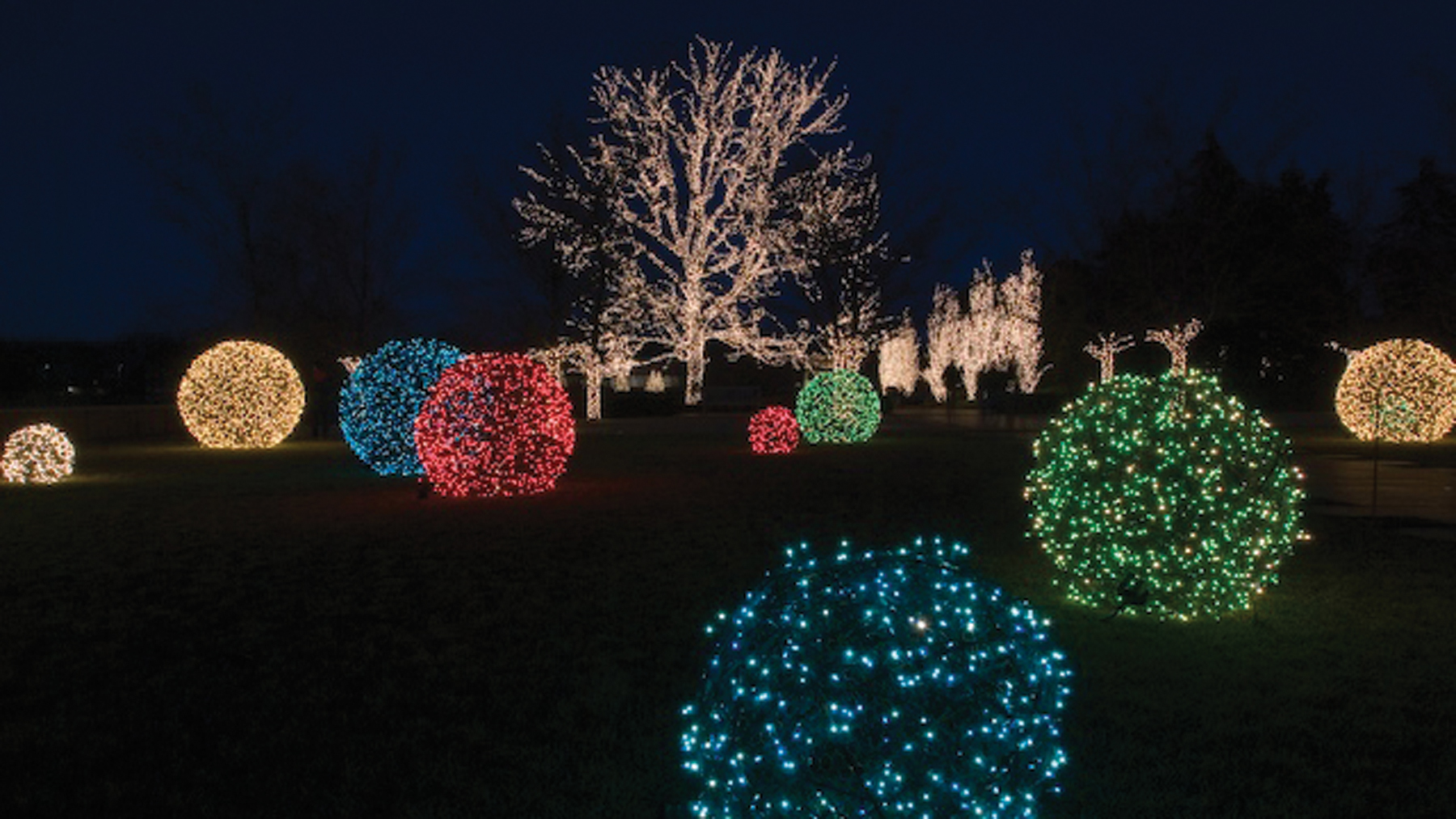 Christmas light balls outdoors - your best alternative for holiday chandeliers | Warisan Lighting