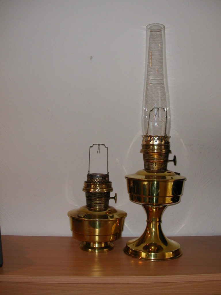 10 benefits of Antique aladdin oil lamps Warisan Lighting