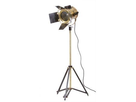 How To Choose Directors Lamp for Your Studio - Warisan Lighting