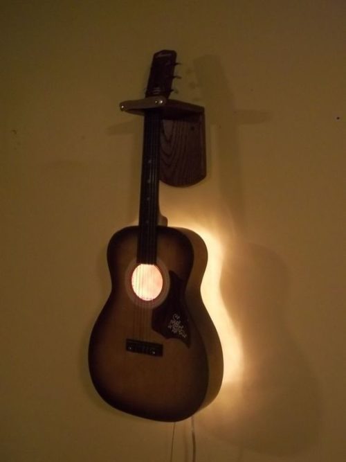 lighted-guitar-wall-mount-photo-10