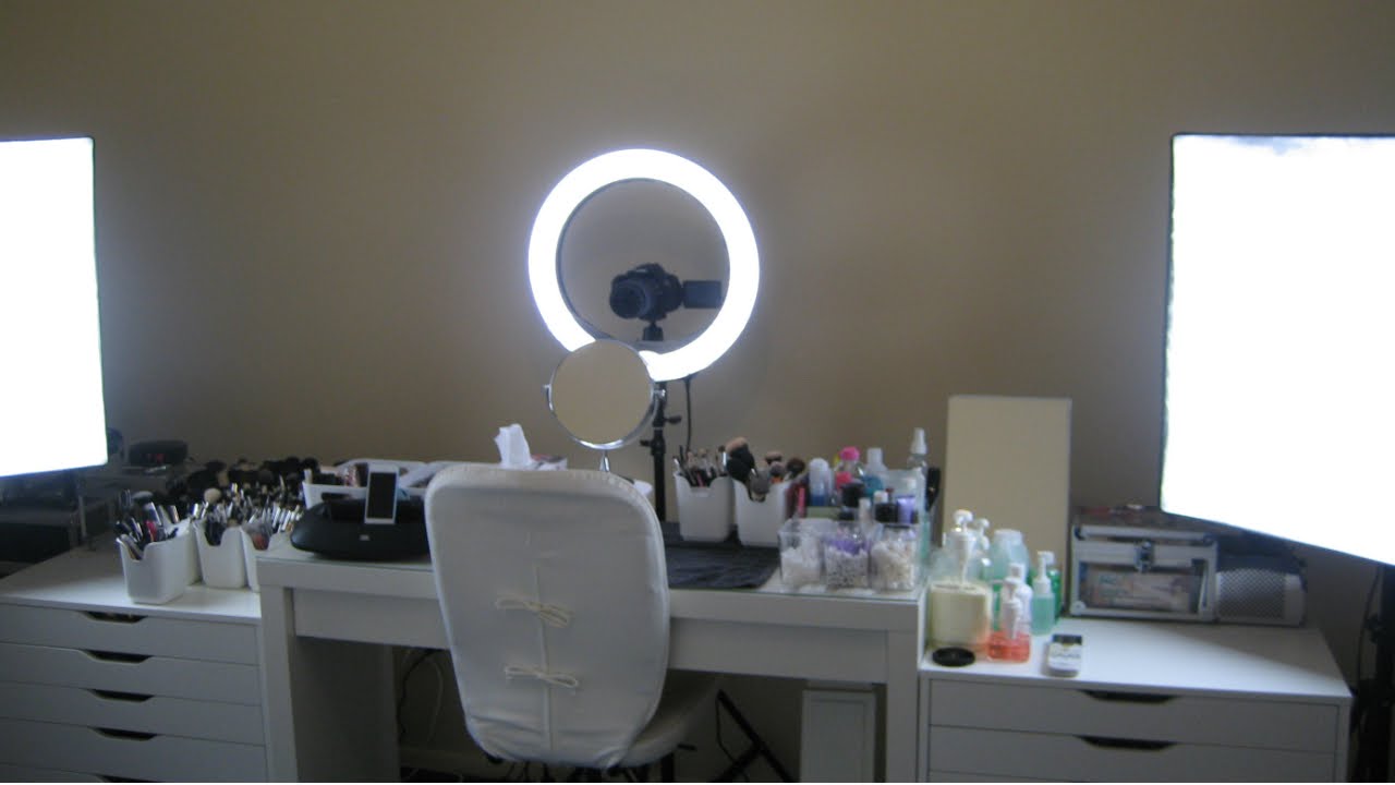 Make up lamp will spot the smallest imperfections Warisan Lighting