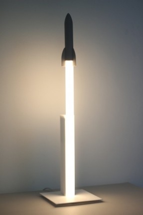 rocket-ship-lamp-photo-10