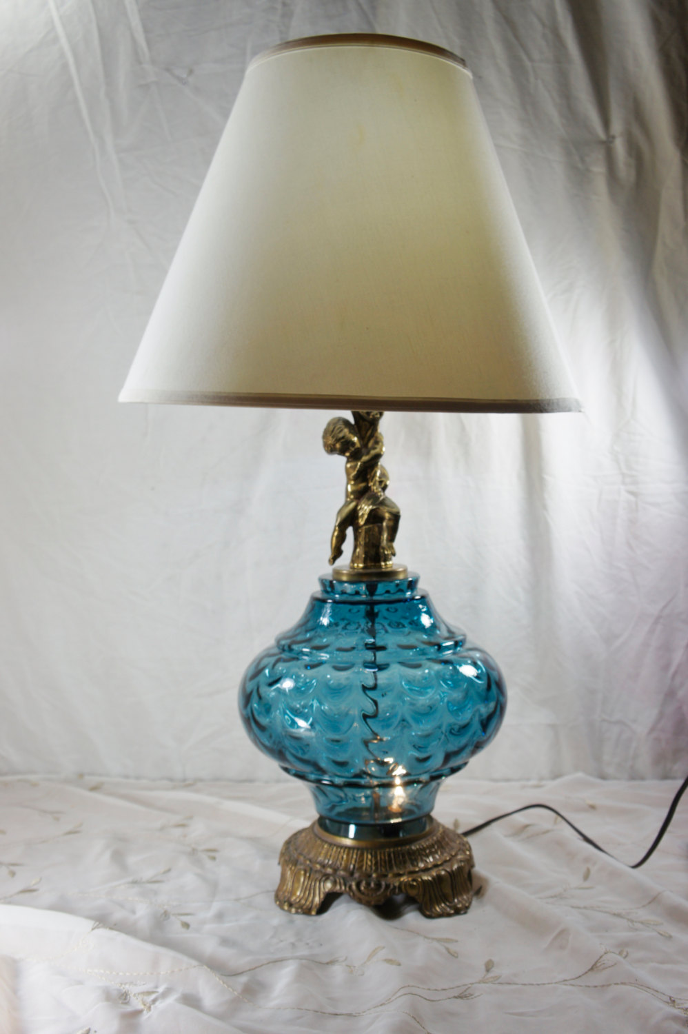 Purchasing The Right Vintage Glass Table Lamp Warisan Lighting 