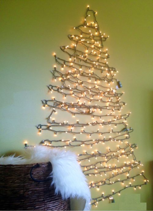 wall-christmas-tree-with-lights-photo-9