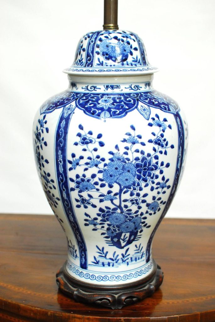 Blue and white ginger jar lamps - 25 tips for choosing - Warisan Lighting