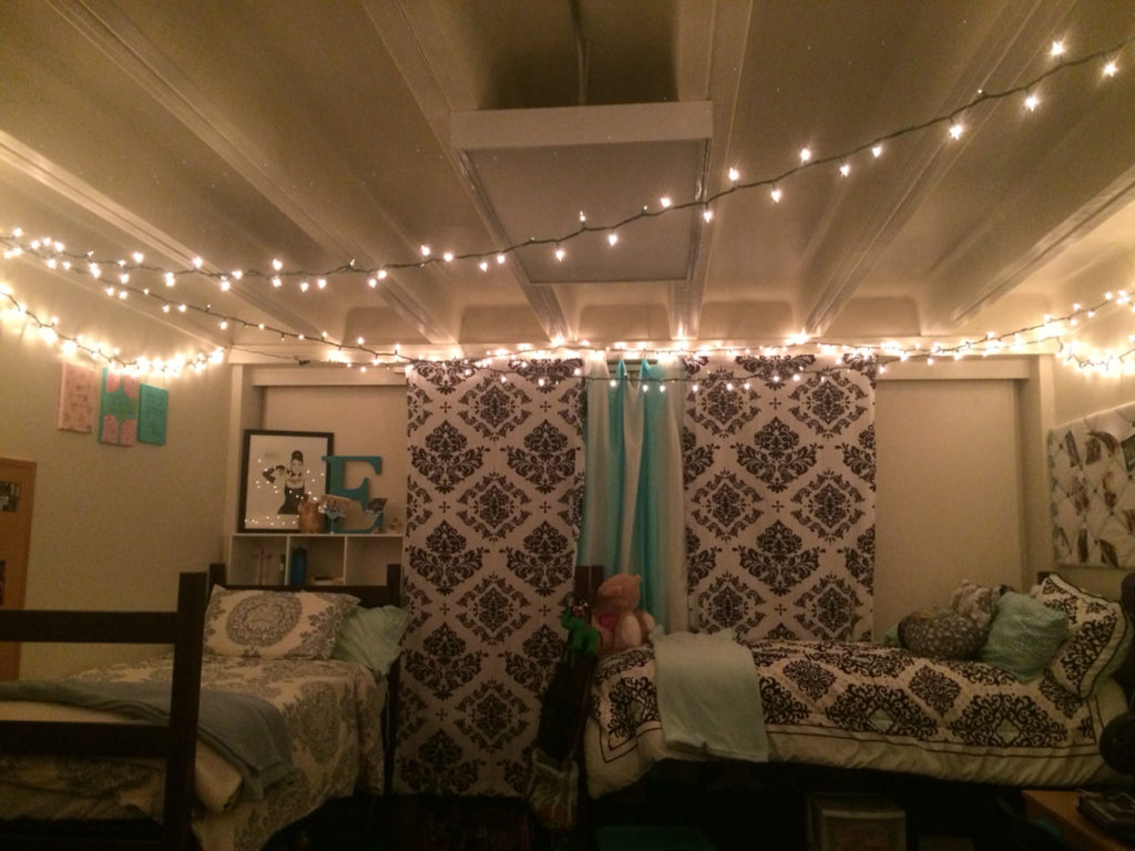 Give Your Home A “Christmasy” touch With Christmas Lights On Ceiling