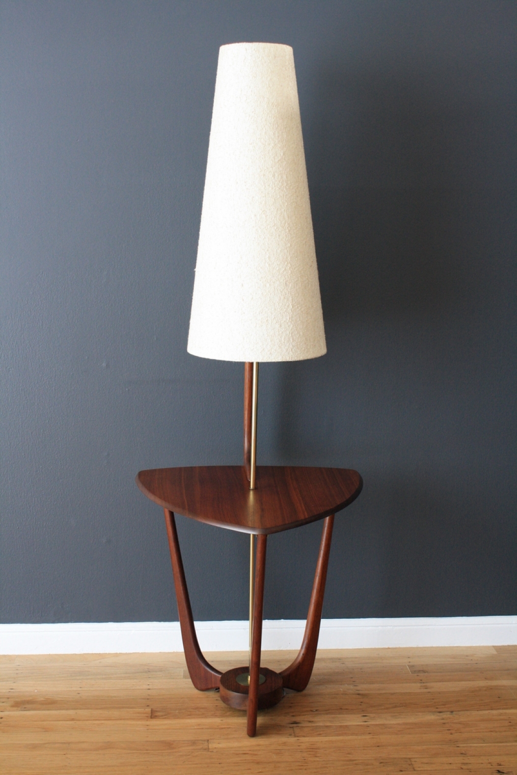 Best Combination For Your Floor Lamp With Table Attached