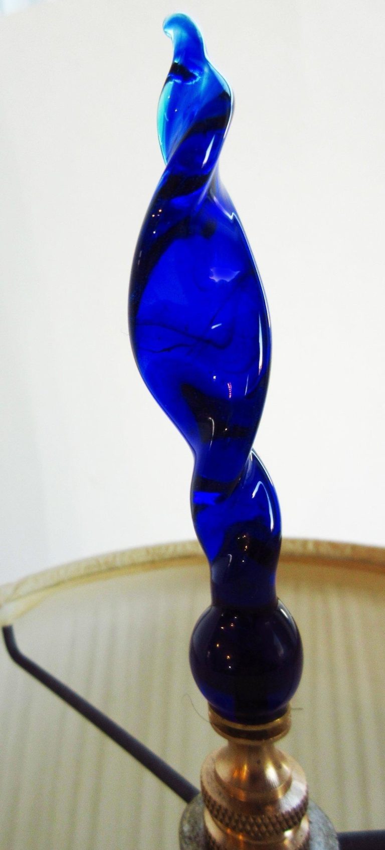 25 methods to Beautify your lamps with Glass lamp finials Warisan