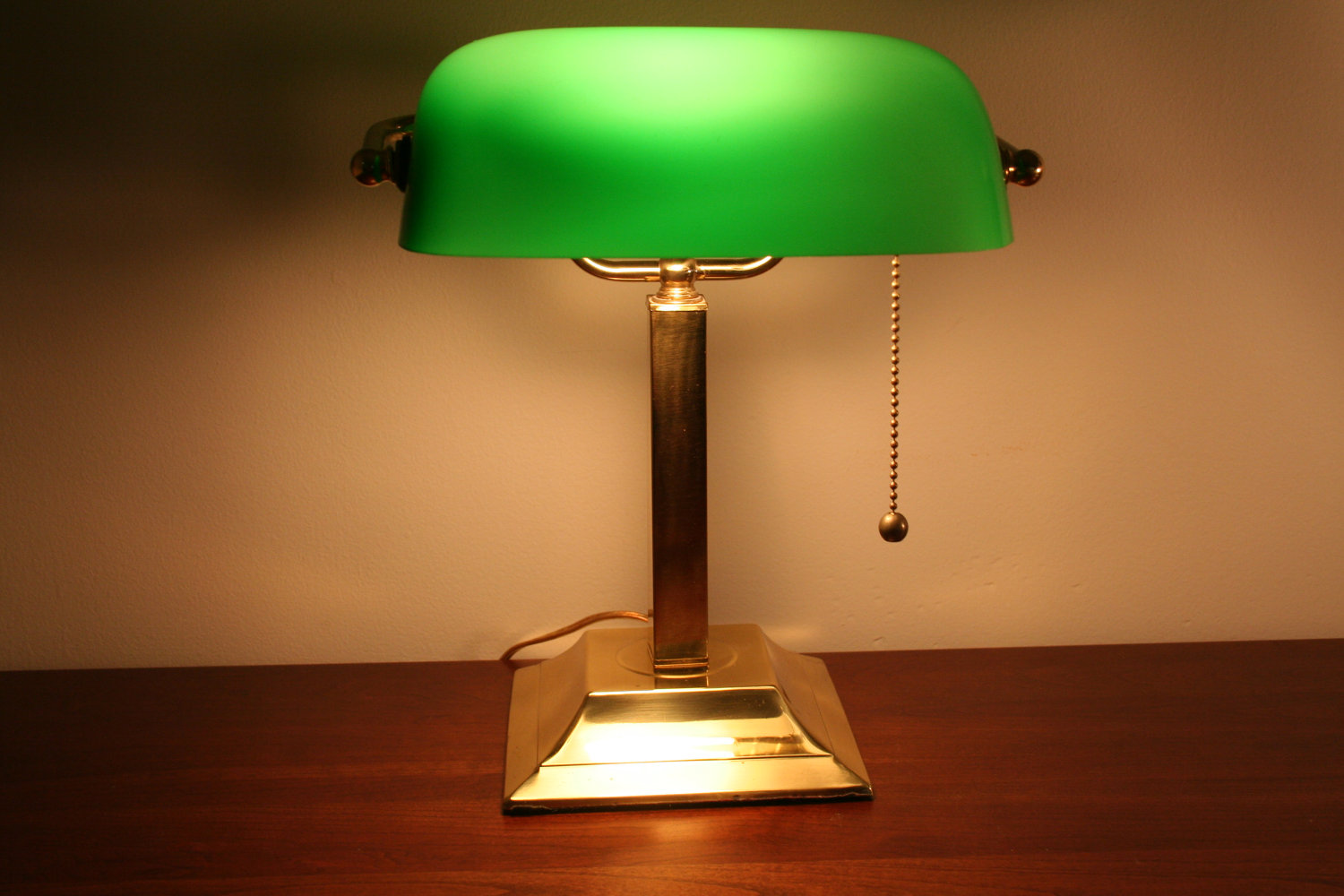 green accountant lamp