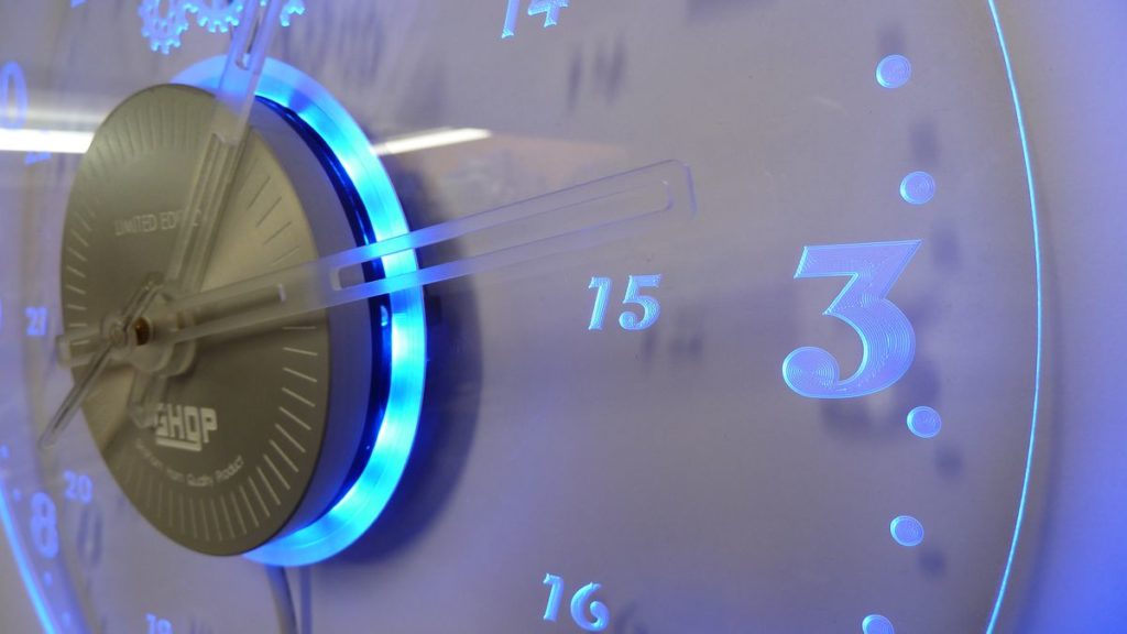 Save up some energy with the use of LED light wall clocks Warisan
