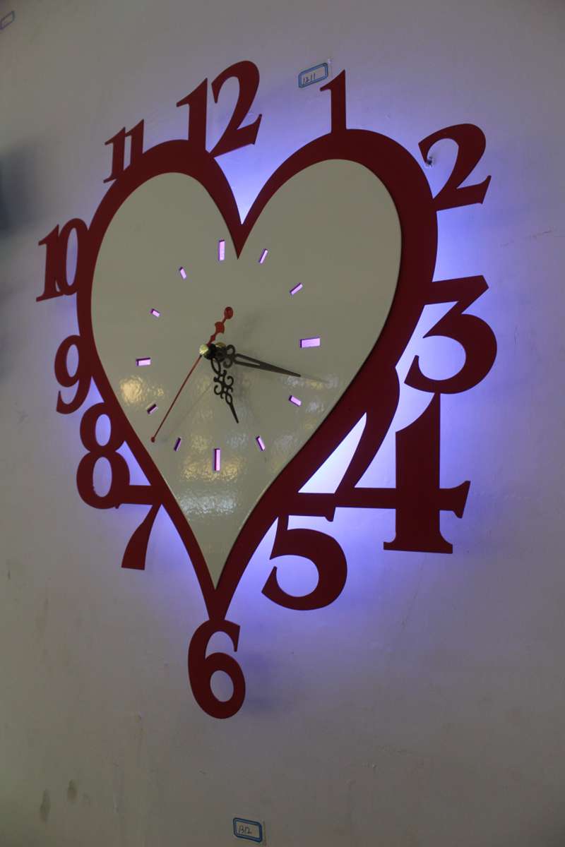 10 adventages of Light up wall clocks | Warisan Lighting