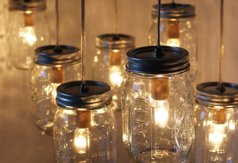 Mason jar lamp diy - The Easy, Affordable and Dazzling Lighting Deco