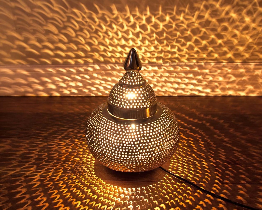 Get moroccan lamps to bring the Oriental magic to your room Warisan