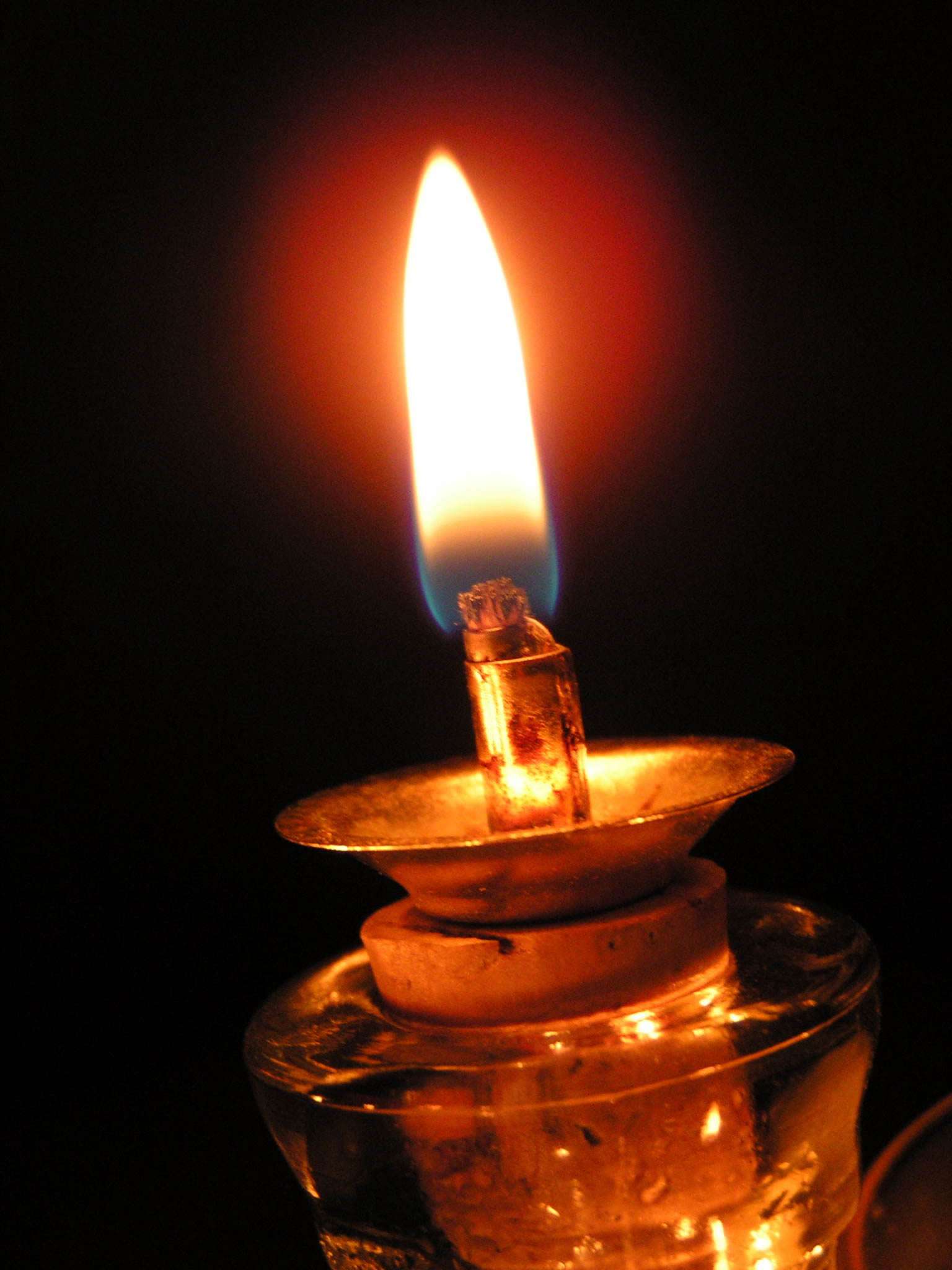 old-fashioned-oil-lamps-light-without-electricity-warisan-lighting