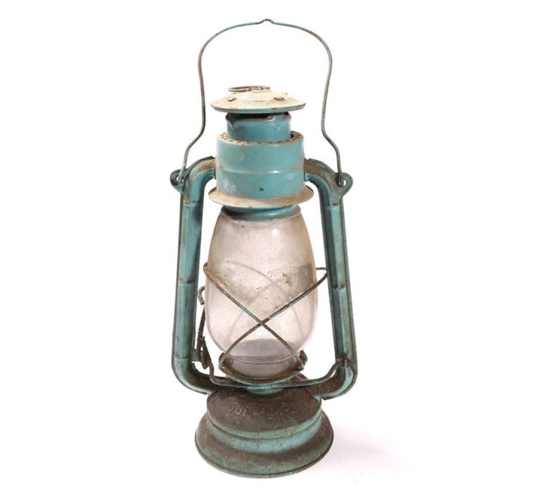 Old Fashioned Oil Lamps Light Without Electricity Warisan Lighting 4205