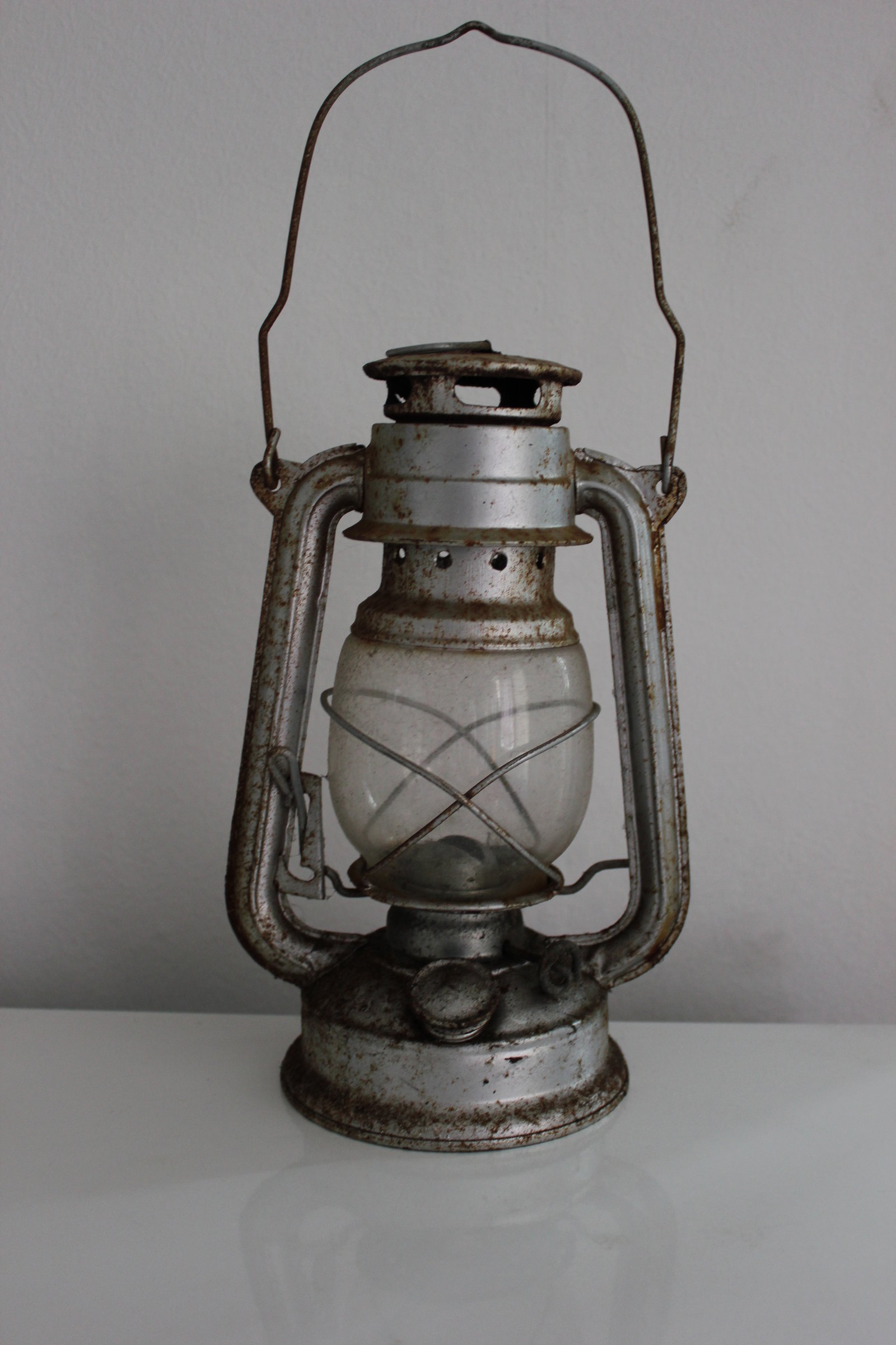 Old Oil Lamps Bringing The Vintage Lighting To Style Warisan Lighting   Old Oil Lamps Photo 4 