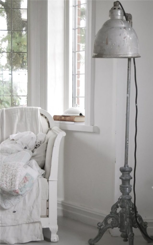 10 Perfect Places To Use Shabby Chic Floor Lamps In A Home Warisan Lighting