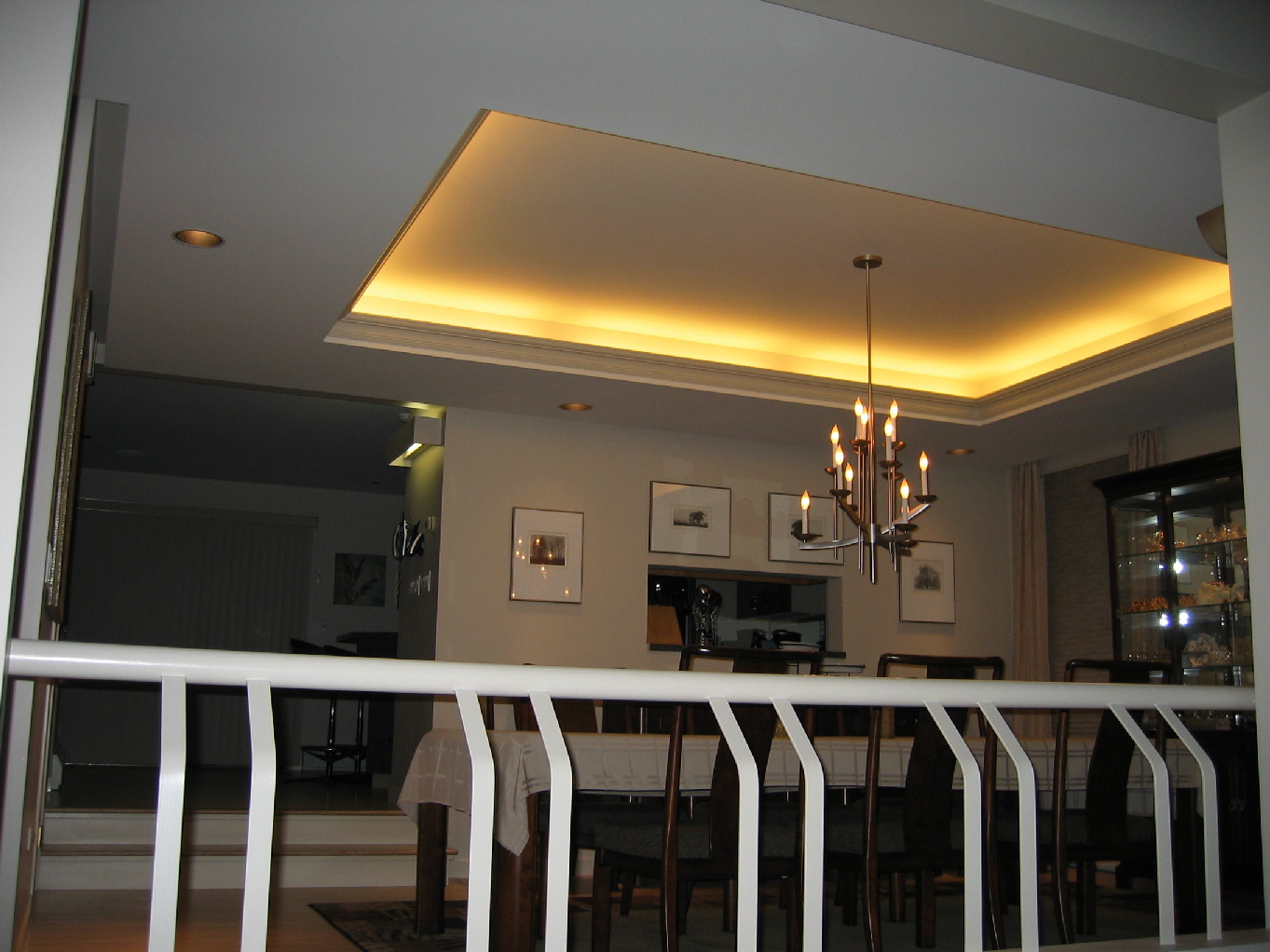 Tray Ceiling Lights Reflect The Surface For The Perfect