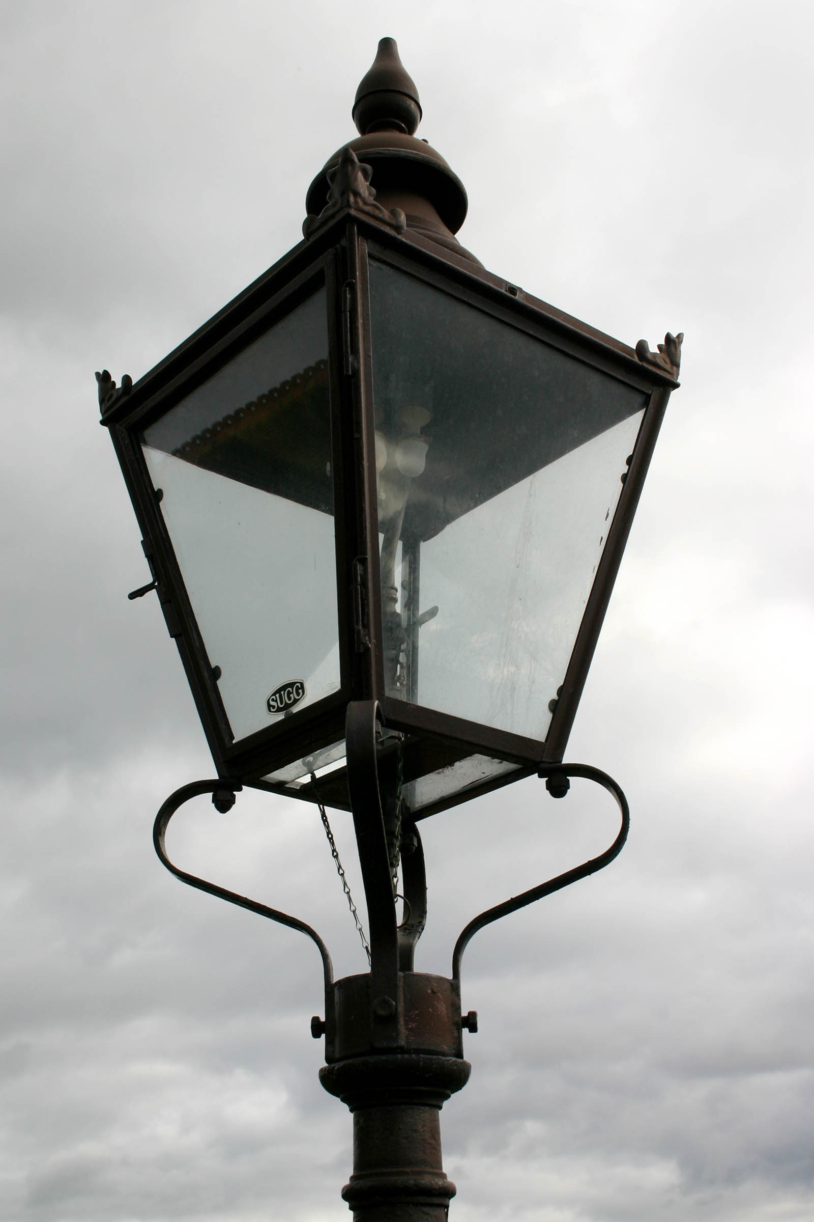 Victorian street lamp - Warisan Lighting