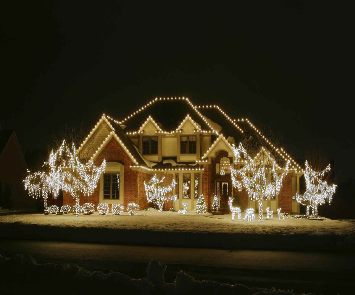 c9-outdoor-christmas-lights-photo-17