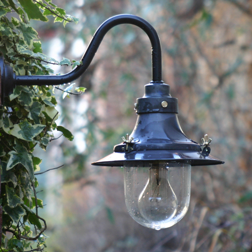 classic-outdoor-lighting-photo-11