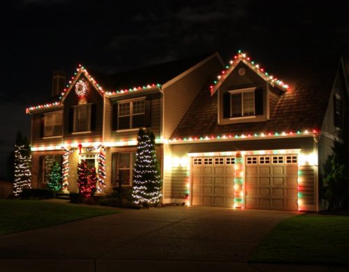 colored-outdoor-christmas-lights-photo-9