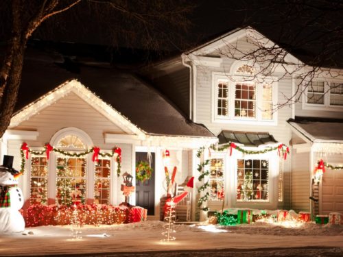 Garland christmas lights outdoor - 15 fancy decorative ideas | Warisan ...