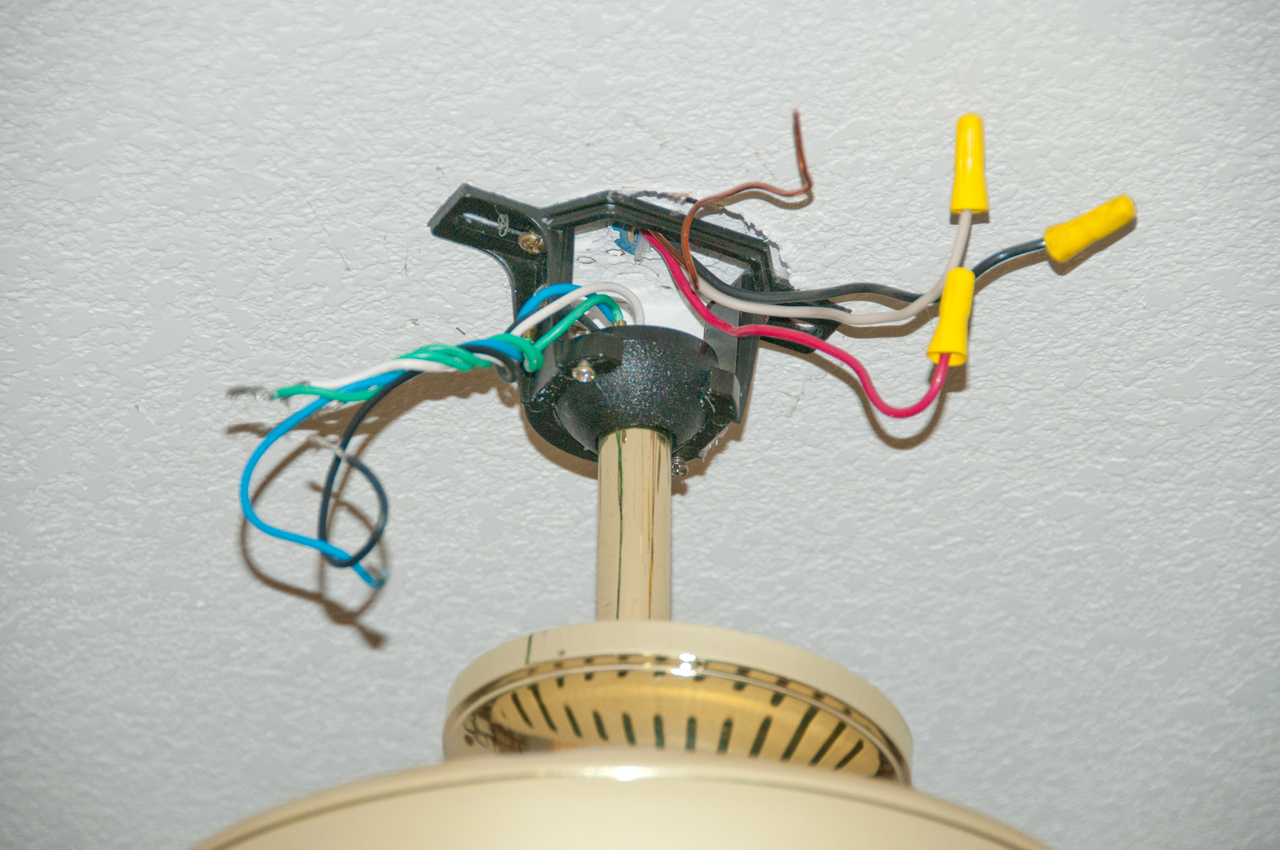 Ceiling Fan Wiring Diagram Red Wire Ceiling Fan Switch Wiring Electrical 101 / The fan has