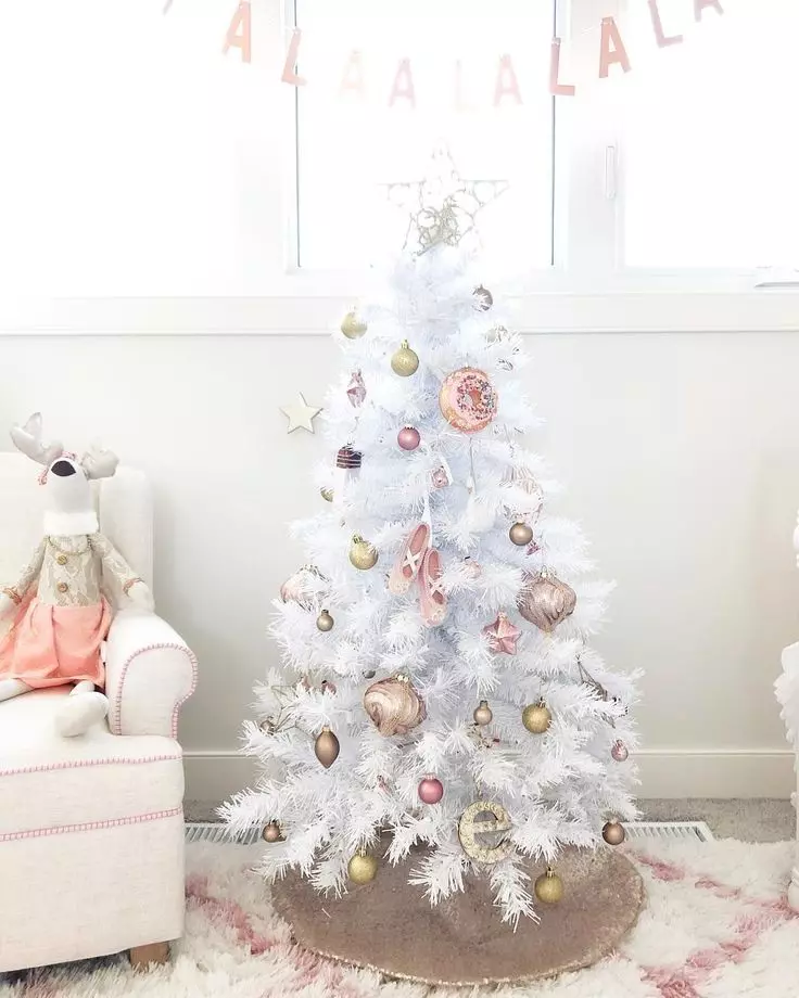 A very beautiful white Christmas tree for your home - Warisan Lighting