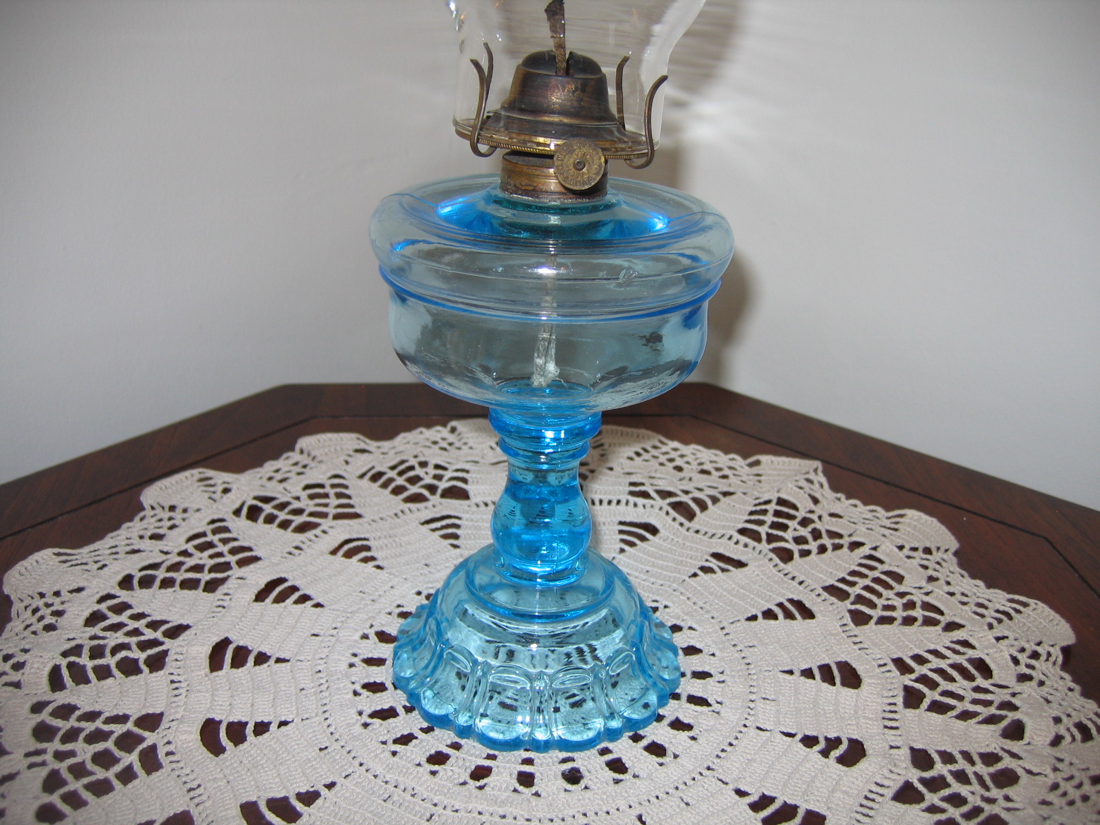 antique aladdin oil lamps photo - 5