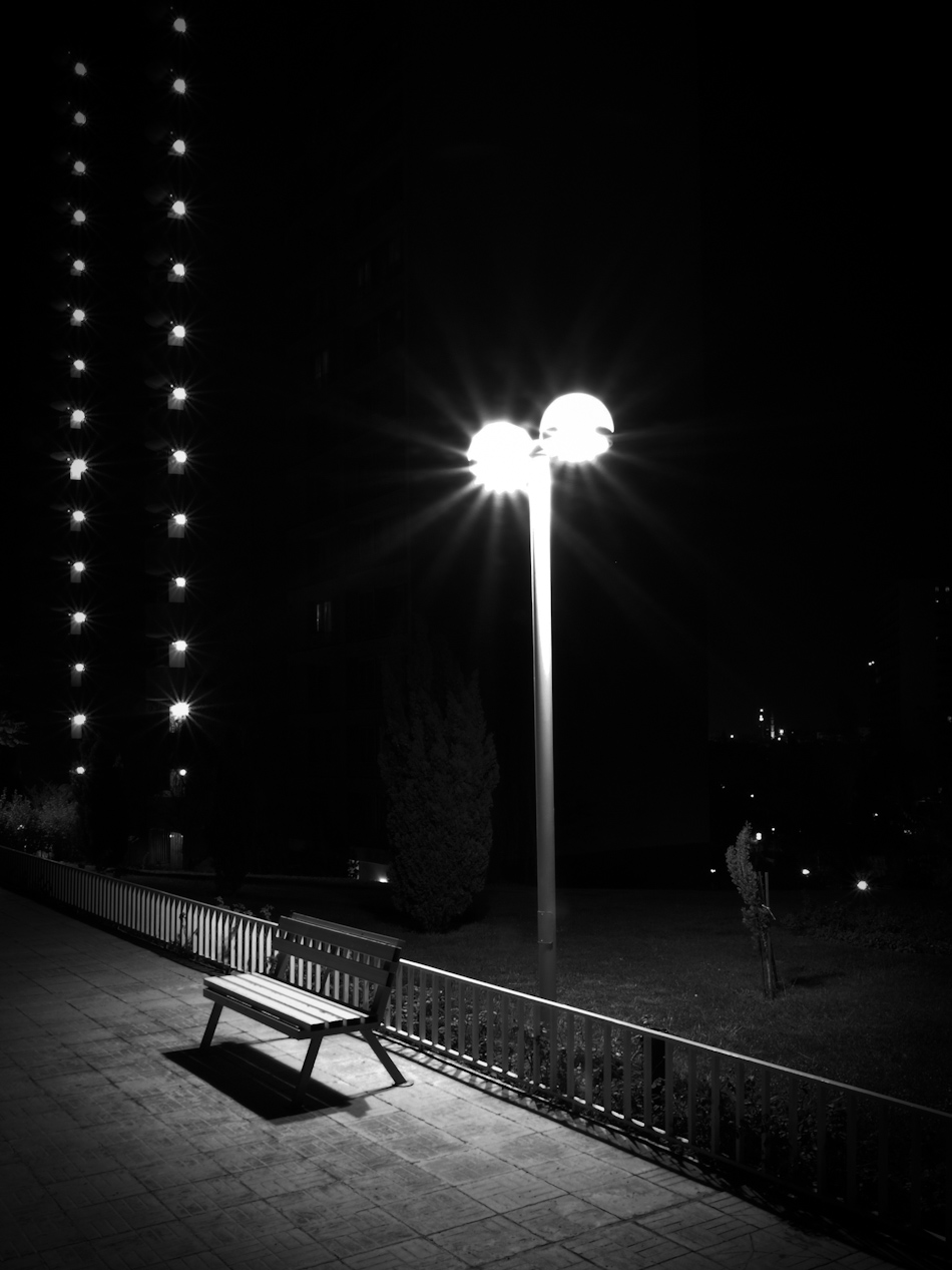 bench lamp photo - 1