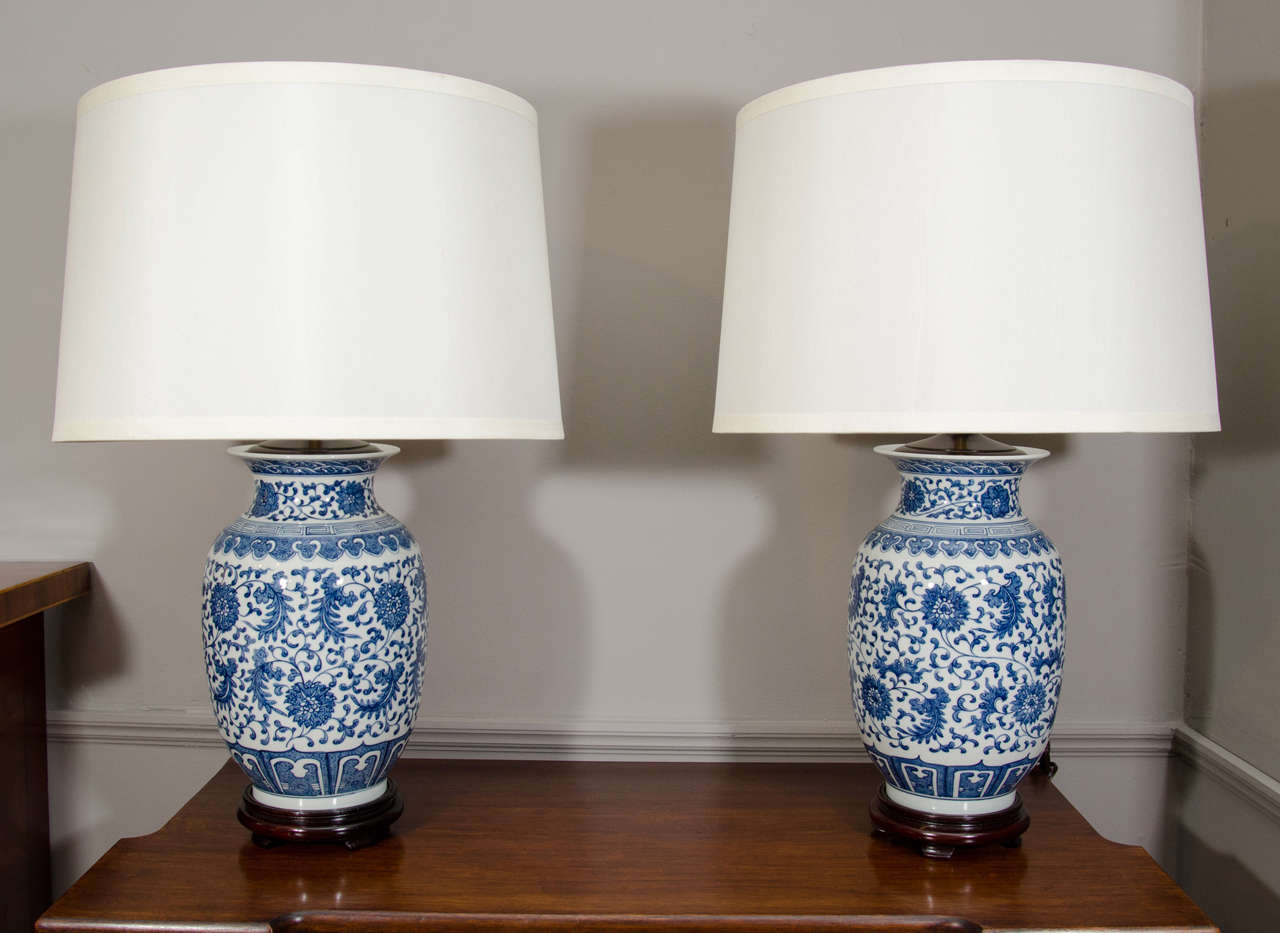 blue and white ginger jar lamps photo - 10