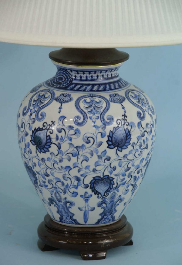 blue and white ginger jar lamps photo - 4