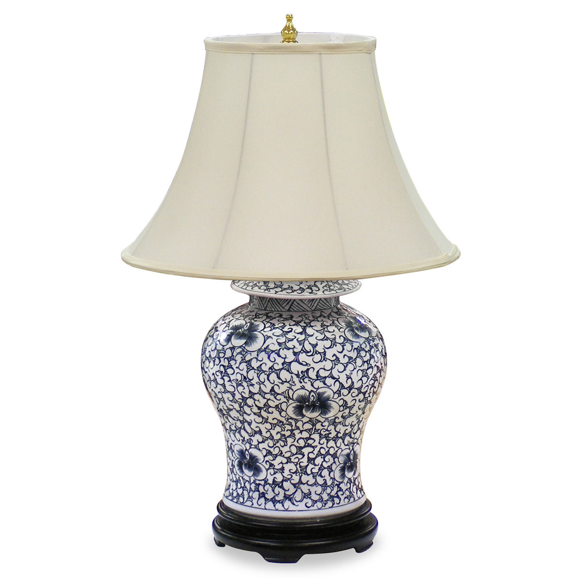 blue and white porcelain lamp photo - 9