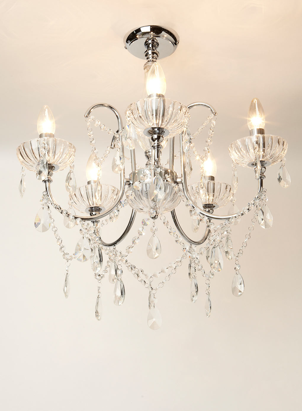 Choosing Chandelier Ceiling Lights For Different Rooms Warisan