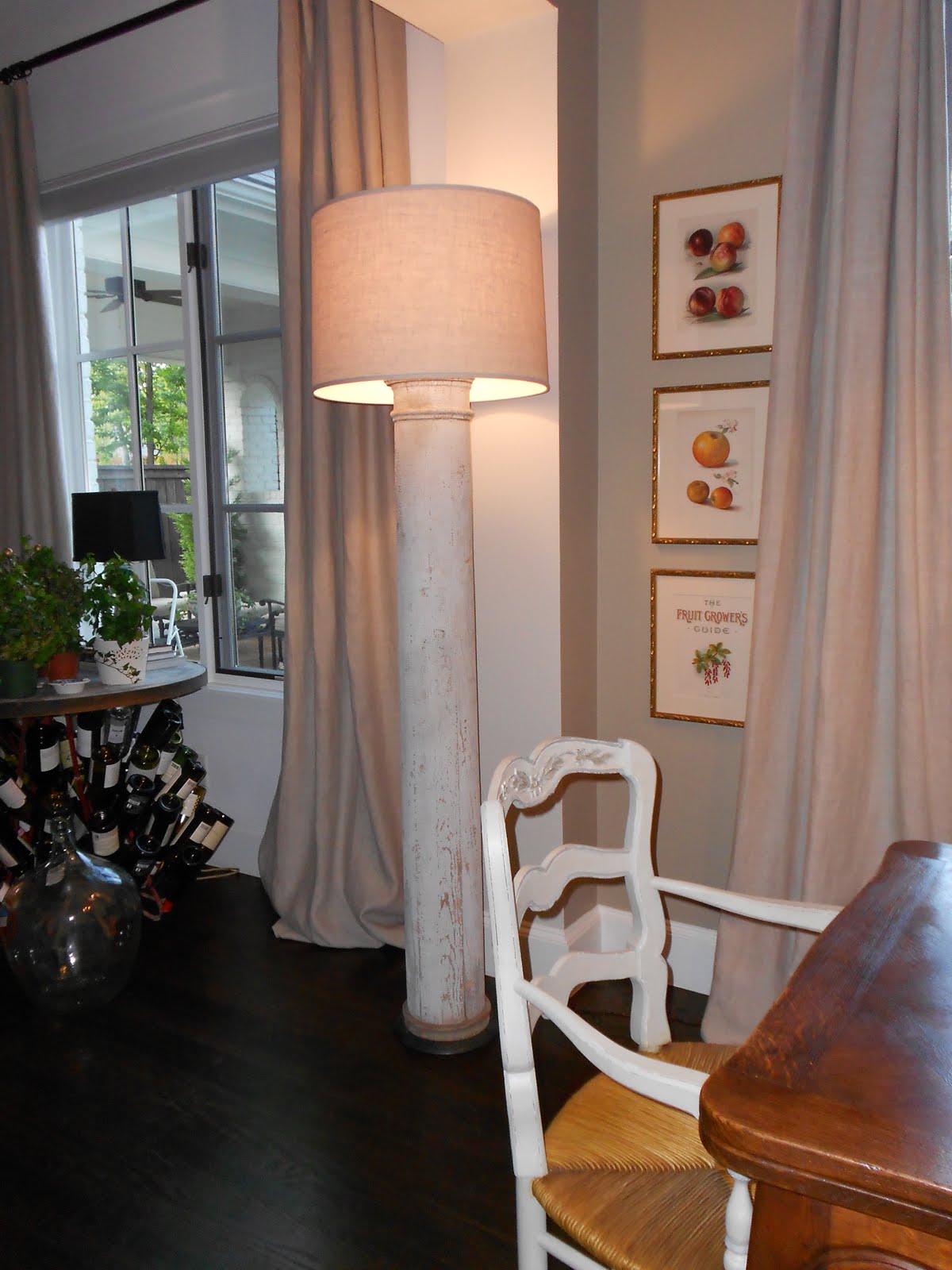 column floor lamp photo - 1