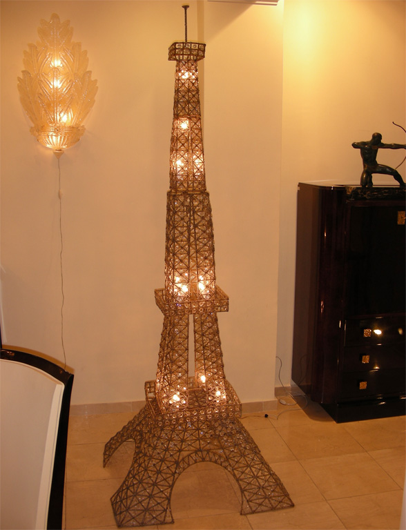 10 Factors to consider when buying Eiffel tower floor lamp - Warisan