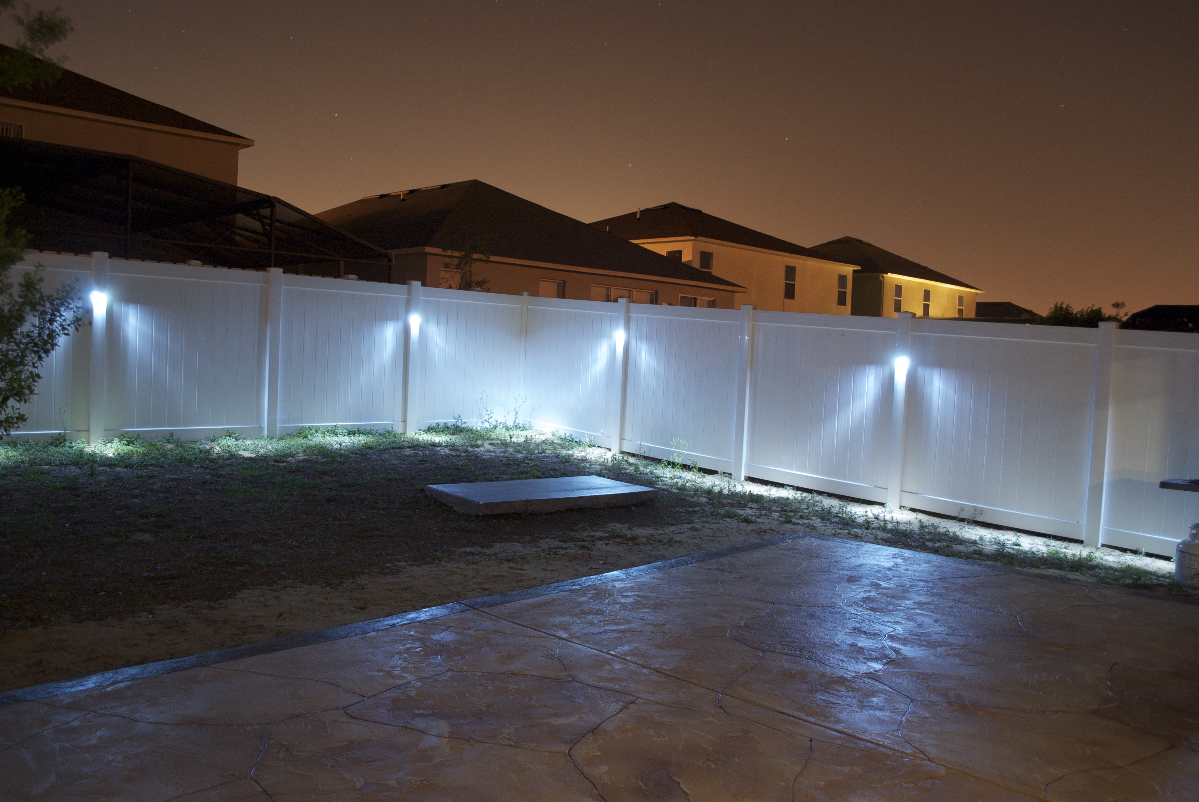 fence lights outdoor photo - 2