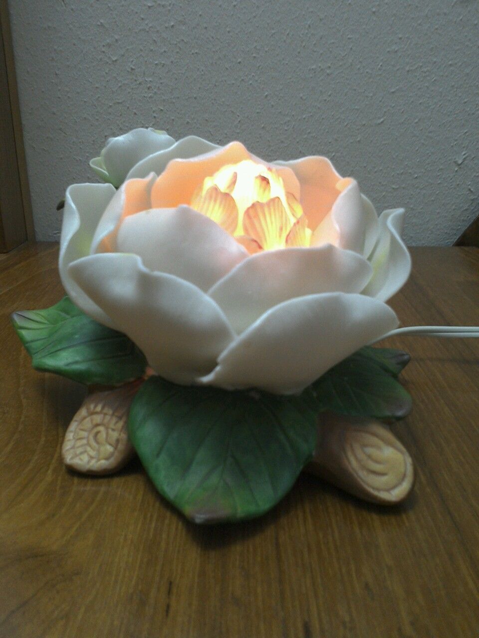 flower table lamp photo - 3