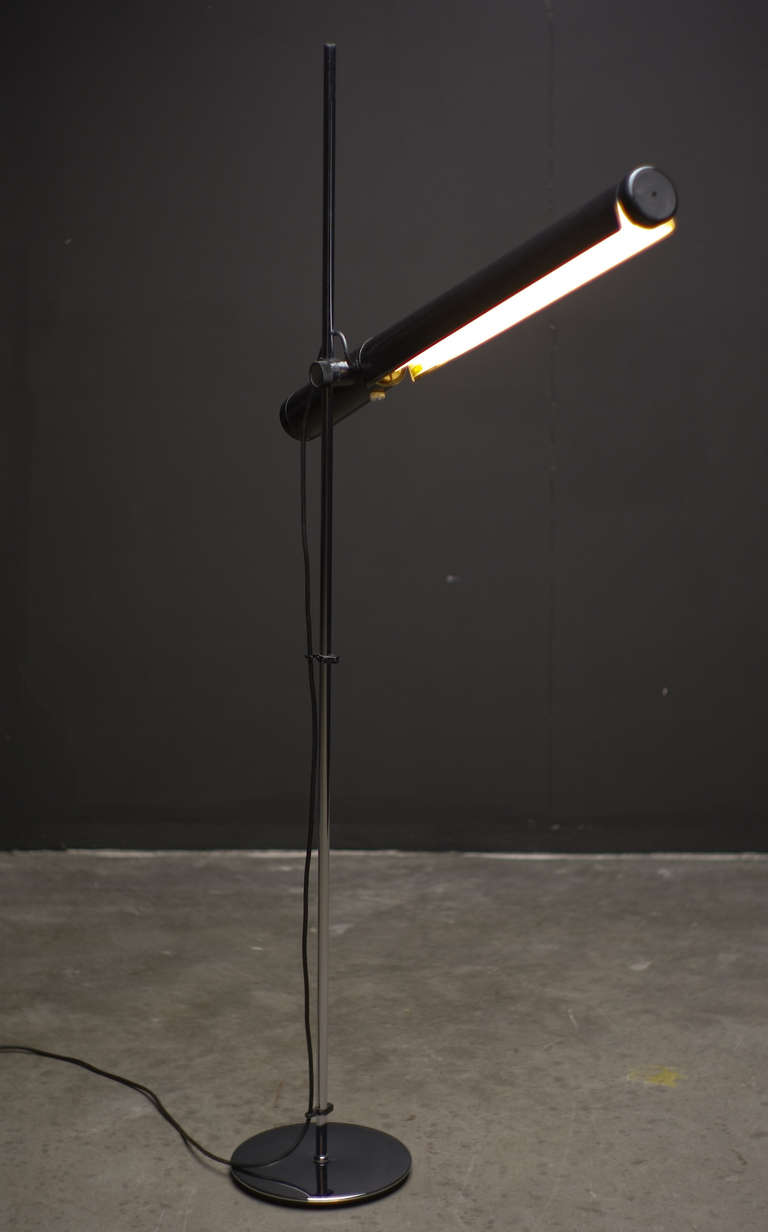 fluorescent floor lamp photo - 7