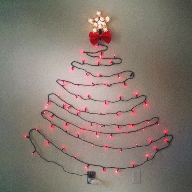 how to make a wall christmas tree with lights photo - 10