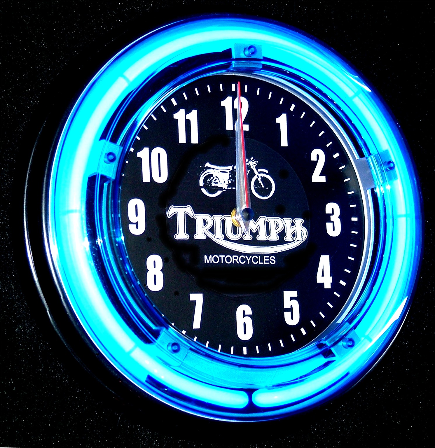 10 adventages of Light up wall clocks | Warisan Lighting