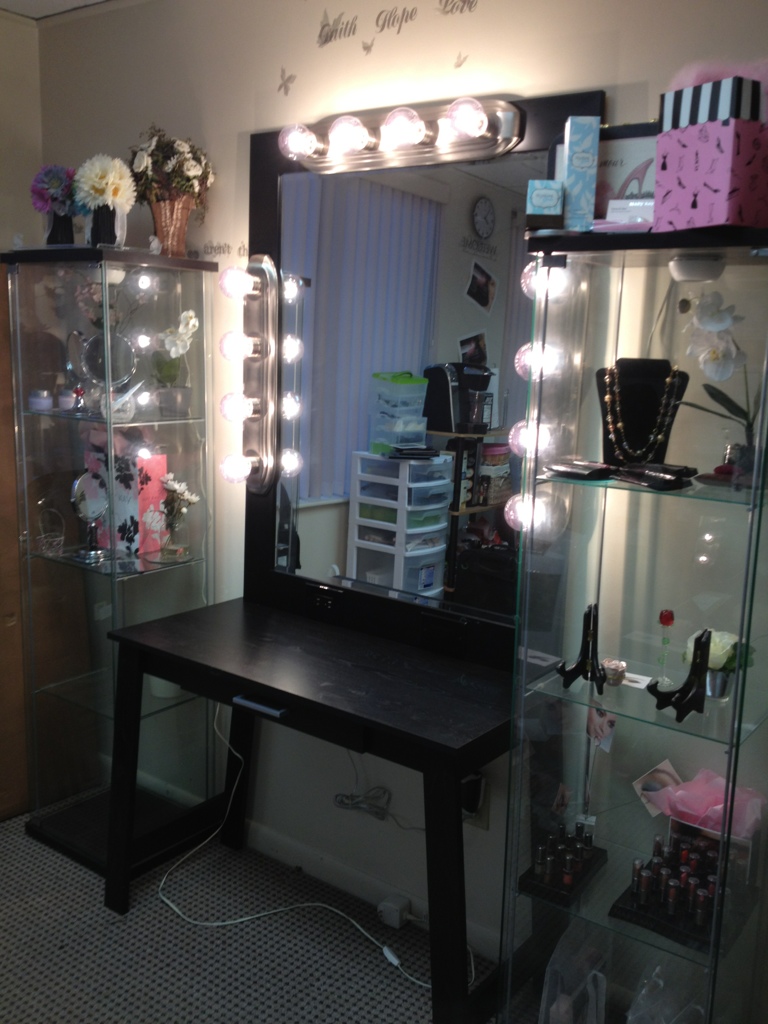 lighted vanity mirror wall photo - 6