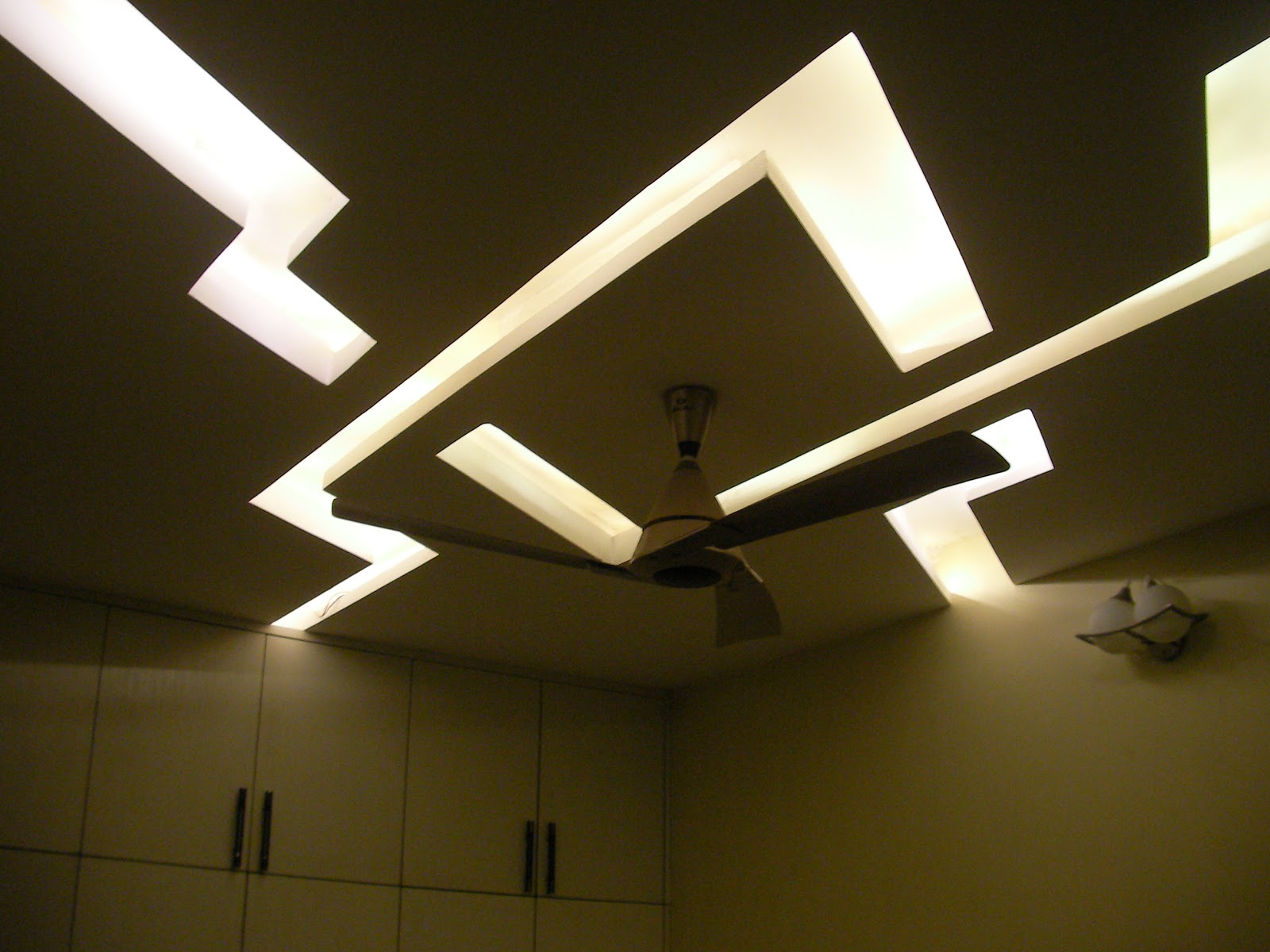 modern ceiling lights living room photo - 6