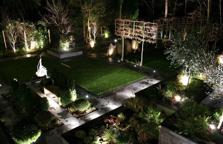 outdoor backyard lighting photo - 3