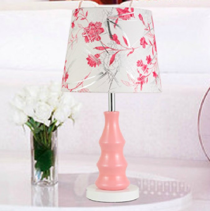 pink desk lamp photo - 3