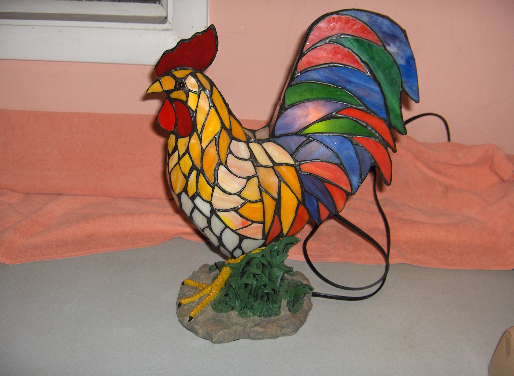 stained glass rooster lamp photo - 10