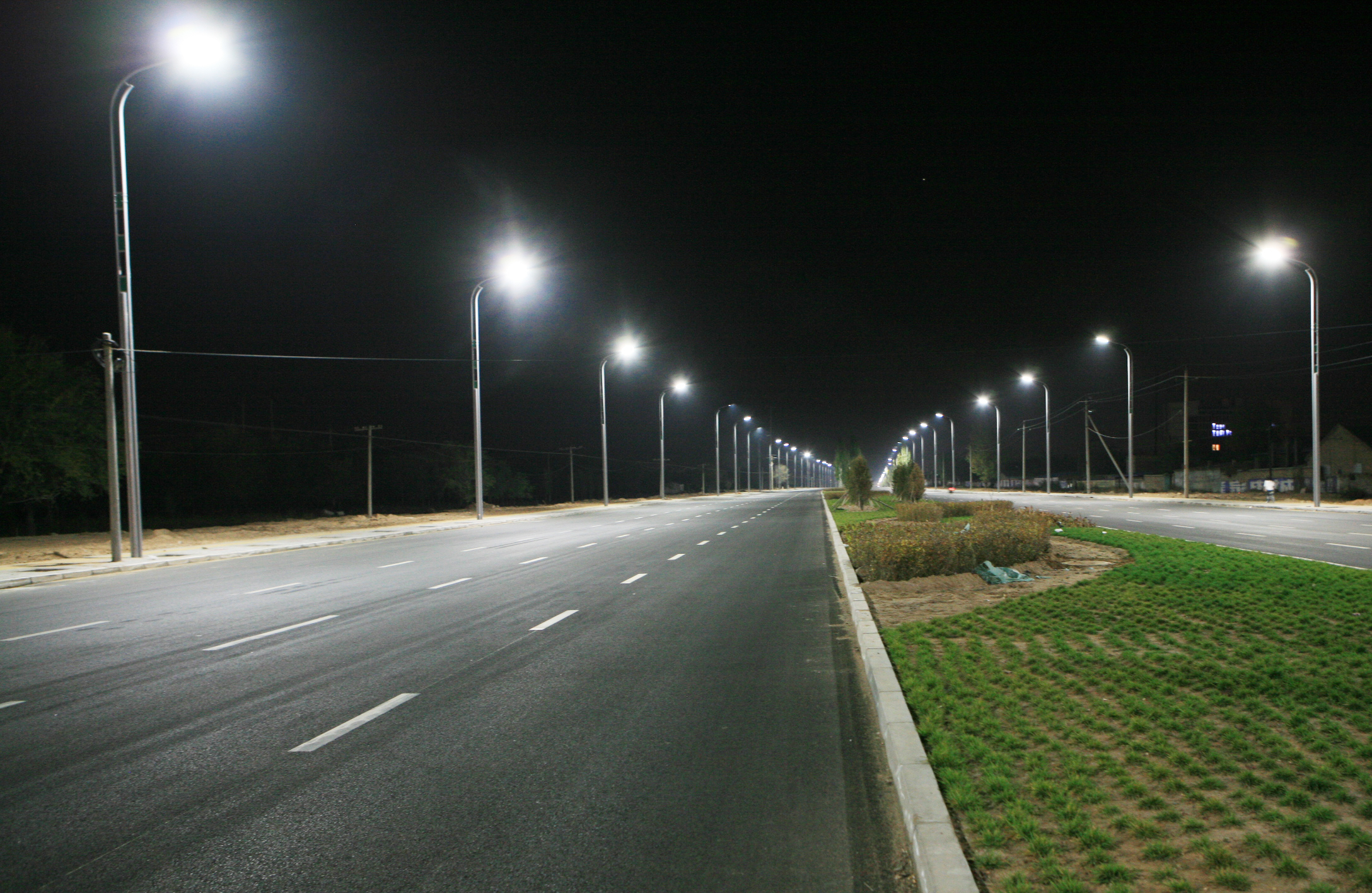 Enlighten your home exterior by use of Street Light - Warisan Lighting